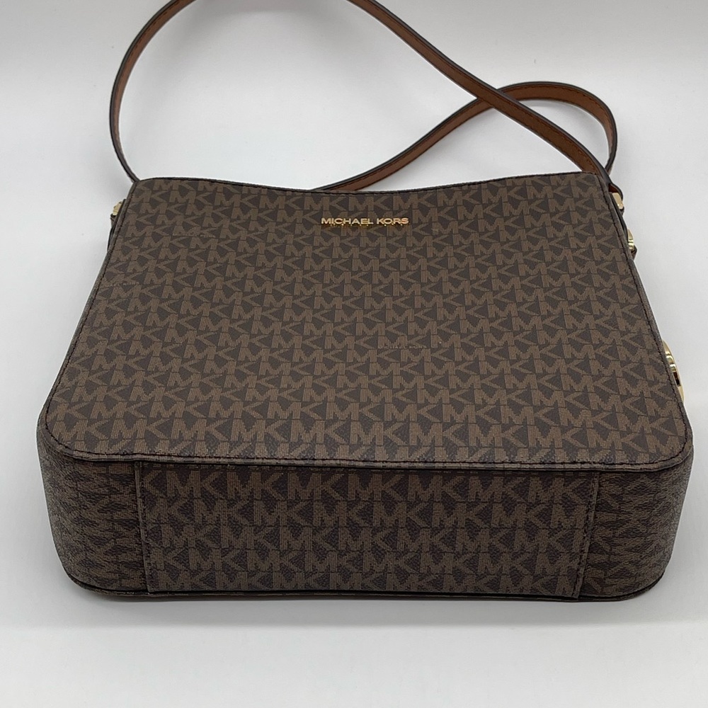 Michael Kors Large Messenger Crossbody Bag - Picture 5 of 10
